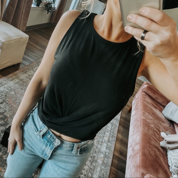 Black Twist Front Crop Top - Picture 2 of 3